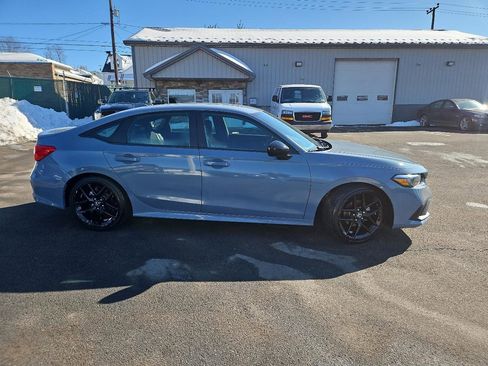 Used 2023 Honda Civic Sport image 2