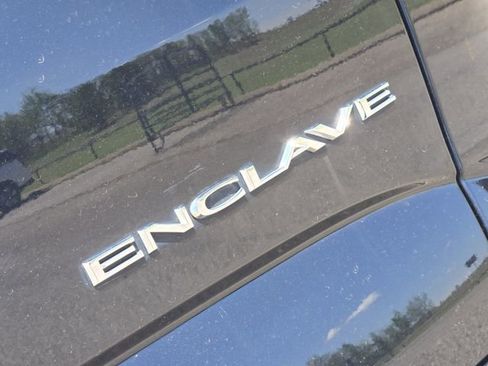 Used 2018 Buick Enclave Premium image 11