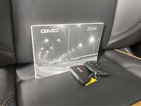 Used 2024 GMC Yukon AT4 image 34