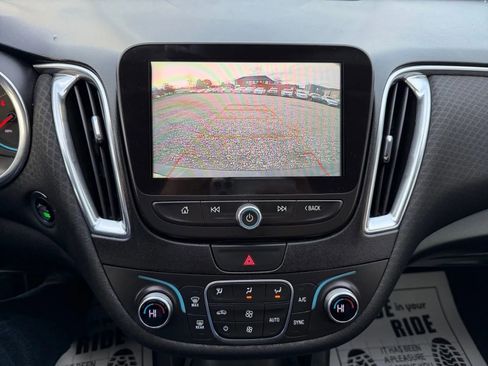 Used 2018 Chevrolet Malibu Hybrid w/ Driver Confidence Package image 16