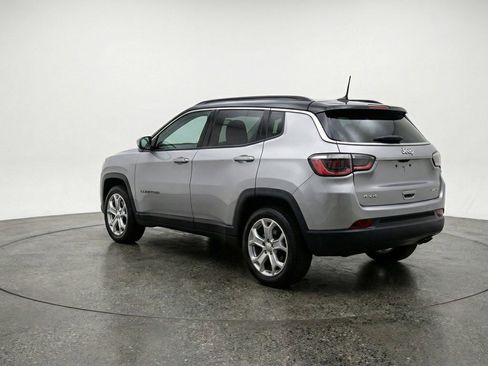 Used 2025 Jeep Compass Limited image 6