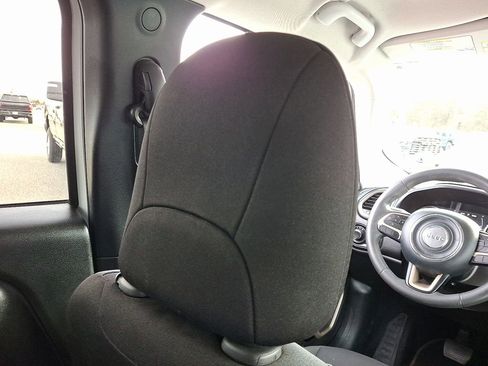 Used 2017 Jeep Renegade Sport w/ Power & Air Group image 14