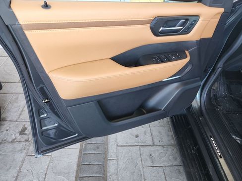 Certified 2025 Nissan Armada Platinum Reserve image 31