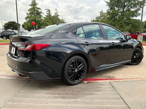 Used 2026 Toyota Camry SE FWD image 6