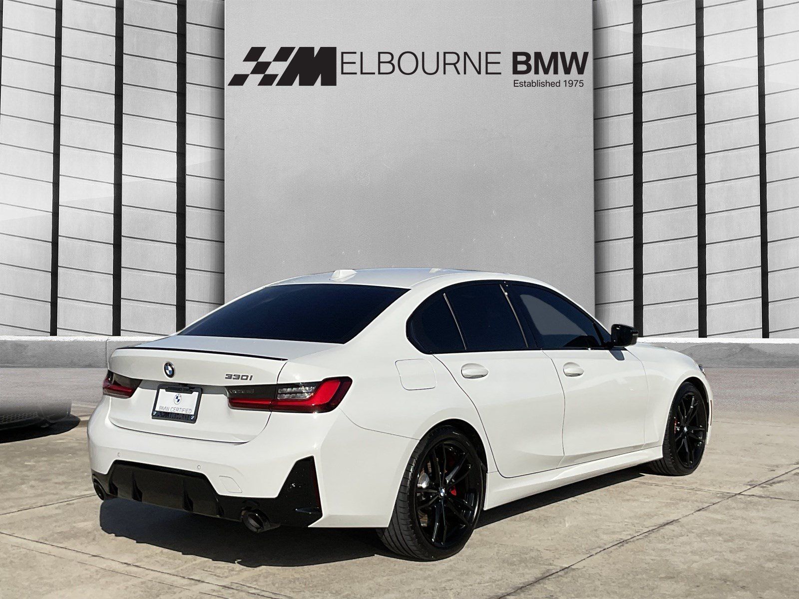 Certified 2024 BMW 330i Sedan w/ M Sport Package RWD image 4