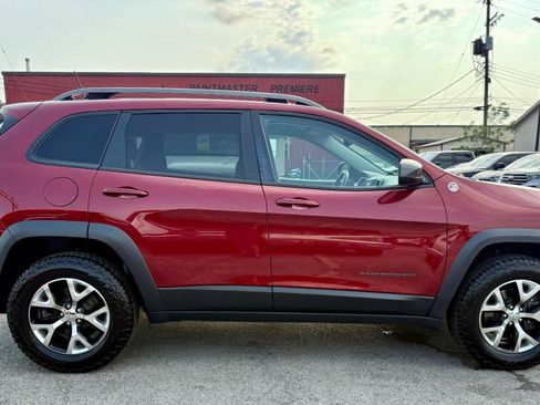 Used 2017 Jeep Cherokee Trailhawk w/ Comfort/Convenience Group AWD/4WD image 8