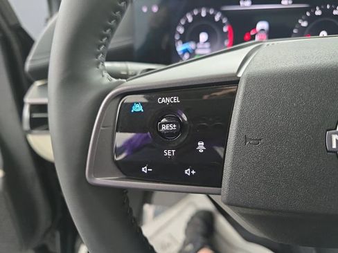 Used 2025 Nissan Murano SV image 38