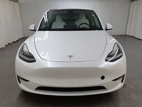 Used 2021 Tesla Model Y Long Range AWD/4WD image 2