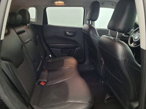 Used 2018 Jeep Compass Latitude w/ Popular Equipment Group AWD/4WD image 19
