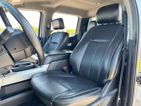 Used 2020 Ford F350 Lariat w/ Lariat Value Package AWD/4WD image 11