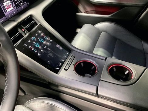 Used 2022 Porsche Taycan 4 Cross Turismo image 17