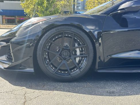 Used 2025 Chevrolet Corvette Z06 w/ Z07 Performance Package RWD image 13