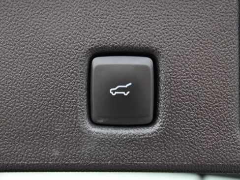 Used 2025 Ford Escape ST-Line Select AWD/4WD image 10