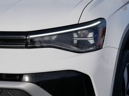 Certified 2025 Volkswagen Taos S image 16