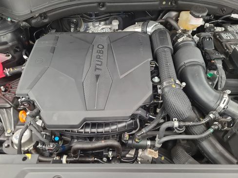 Used 2025 Hyundai Santa Fe Limited image 17