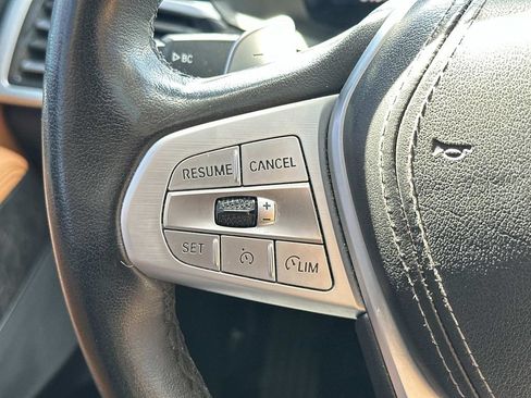 Used 2022 BMW X7 xDrive40i w/ Premium Package AWD/4WD image 25