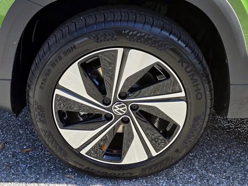 New 2026 Volkswagen Taos SE AWD/4WD image 9