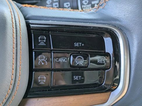 Used 2023 Jeep Grand Wagoneer Series III image 21