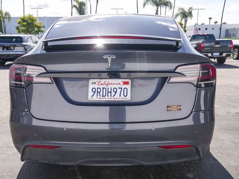 Used 2022 Tesla Model X Plaid image 9