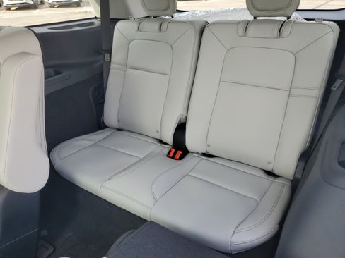 New 2026 Lincoln Aviator AWD image 27