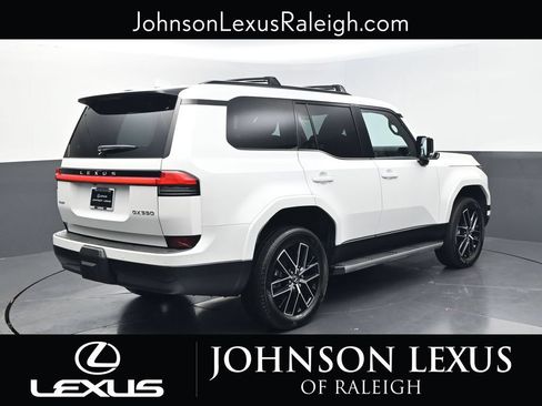 Used 2024 Lexus GX 550 w/ Accessory Package (Z1) AWD/4WD image 9