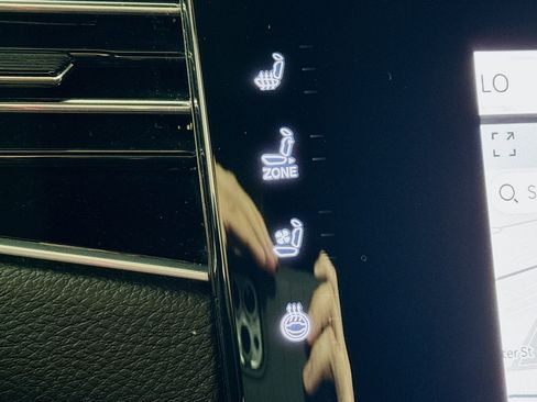 Used 2024 Jeep Wagoneer Series II image 5