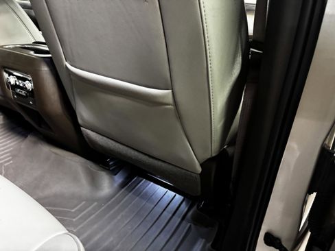 Used 2023 GMC Yukon SLT image 33