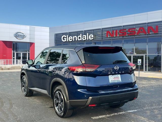 Certified 2025 Nissan Rogue SV AWD/4WD image 6