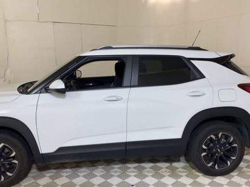 Used 2023 Chevrolet TrailBlazer LT FWD image 8