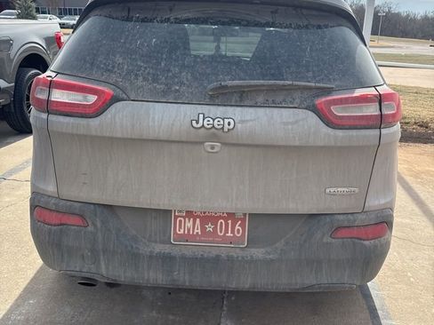 Used 2016 Jeep Cherokee Latitude image 12