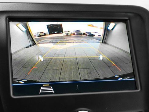 Used 2021 Chevrolet Equinox LS image 19