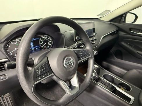 Used 2022 Nissan Altima 2.5 SV image 47