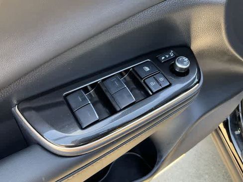 Used 2025 Toyota Crown AWD/4WD image 13