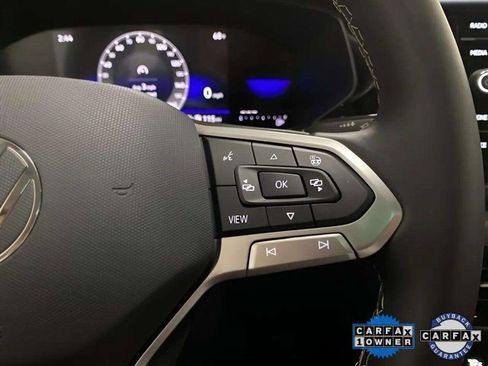 Used 2024 Volkswagen Taos SE image 38