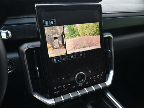Used 2025 GMC Acadia Elevation FWD image 24