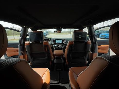 New 2026 Chrysler Pacifica Pinnacle AWD/4WD image 20