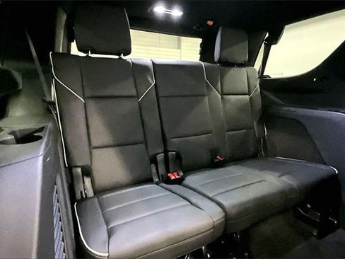 Used 2023 Cadillac Escalade Premium Luxury image 29