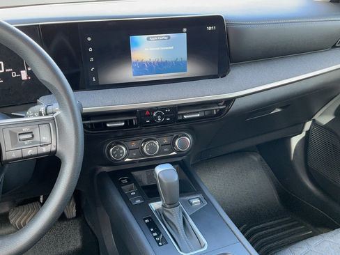 Used 2025 Nissan Kicks SV FWD image 8