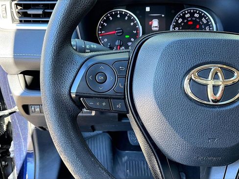 Used 2021 Toyota RAV4 XLE image 10