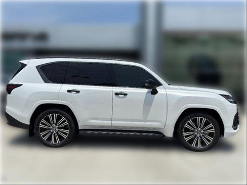 New 2026 Lexus LX 700h Luxury AWD/4WD image 10