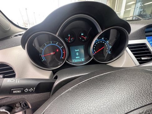 Used 2012 Chevrolet Cruze LS image 10