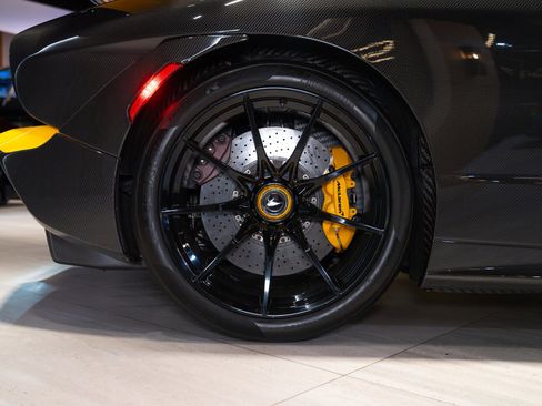 Used 2019 McLaren Senna RWD image 30