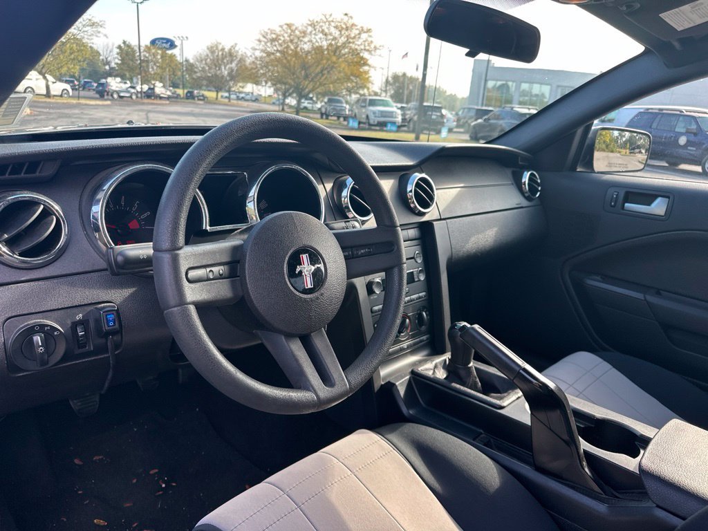 Used 2009 Ford Mustang Coupe RWD image 15