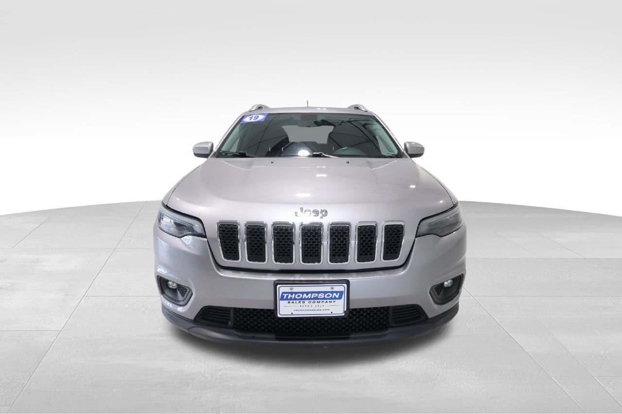 Used 2019 Jeep Cherokee Latitude w/ Popular Appearance Group FWD image 5