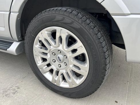 Used 2011 Ford Expedition Limited image 22