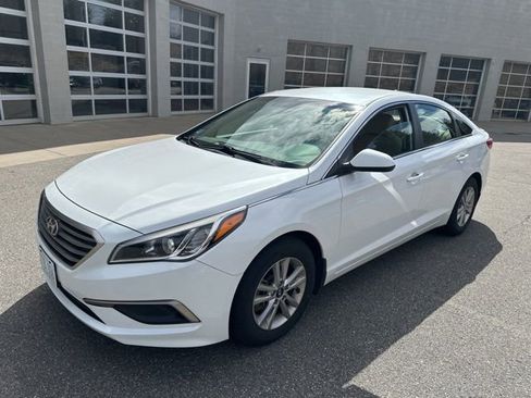 Used 2017 Hyundai Sonata SE image 5