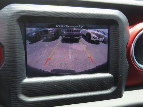 Used 2019 Jeep Wrangler Unlimited Rubicon w/ Cold Weather Group AWD/4WD image 31