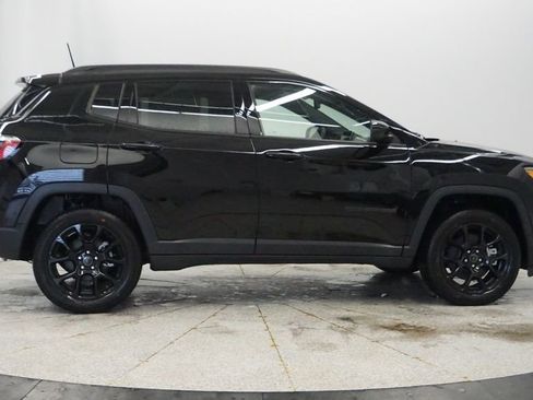 New 2026 Jeep Compass Latitude AWD/4WD image 11
