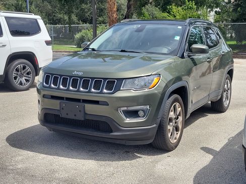 Used 2018 Jeep Compass Limited AWD/4WD image 3