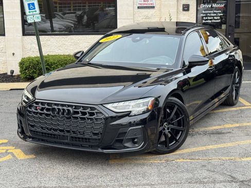 Used 2022 Audi S8 AWD/4WD image 2